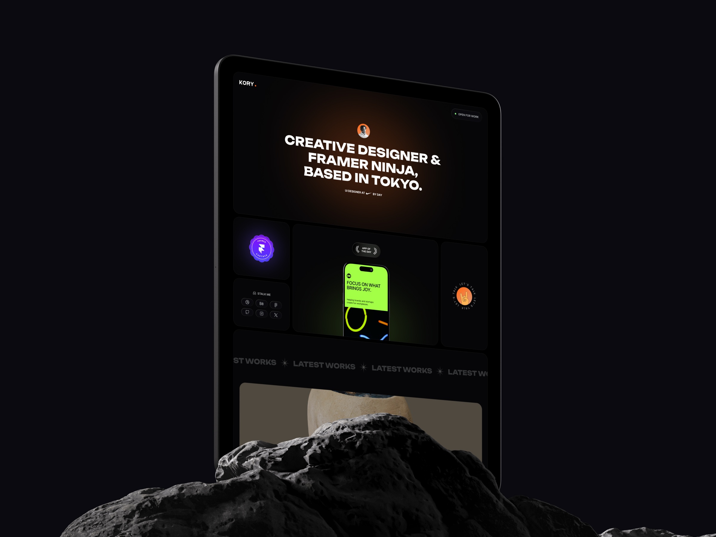 Screenshot of Lunaris website