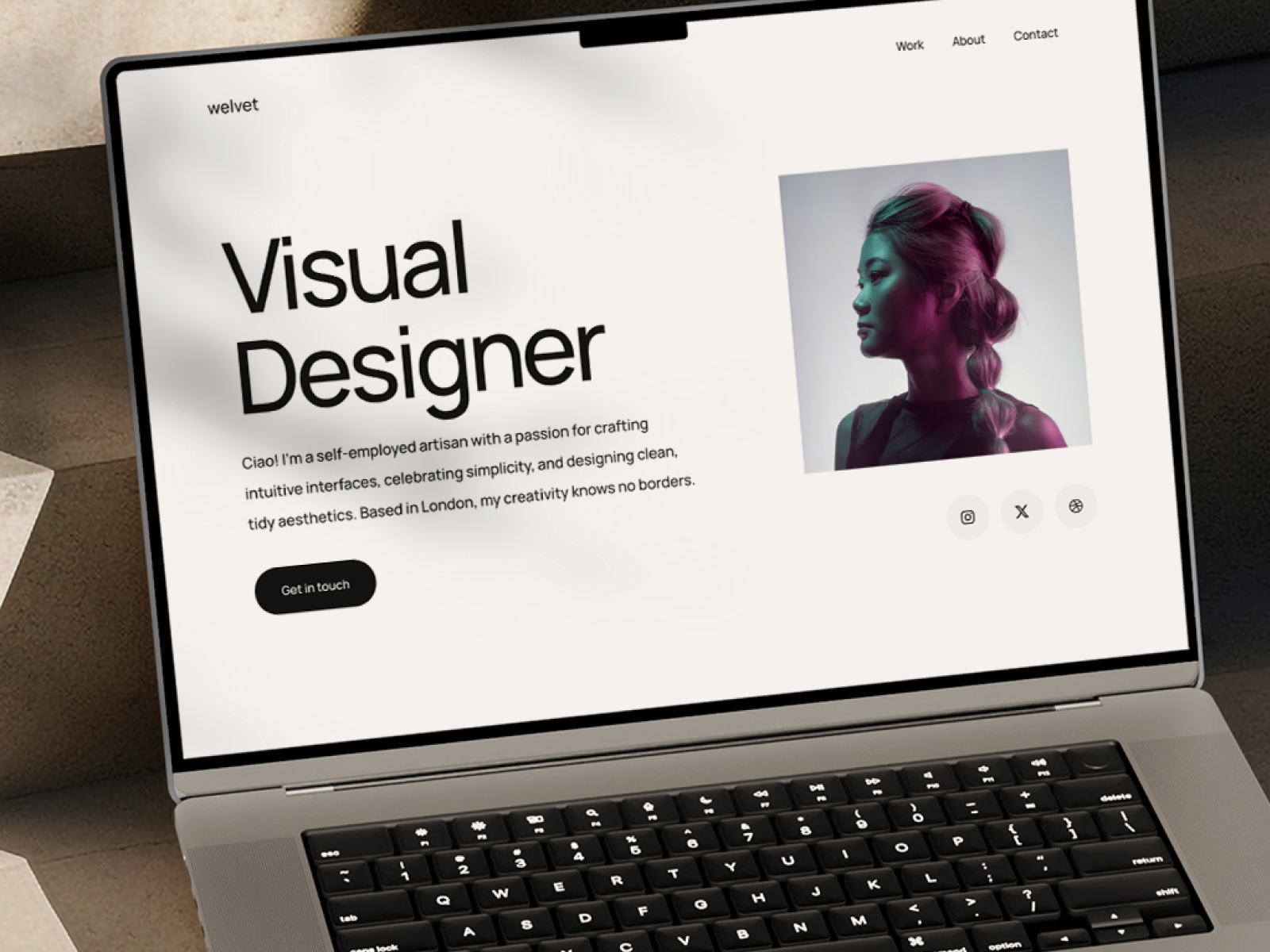 Screenshot of Welvet website